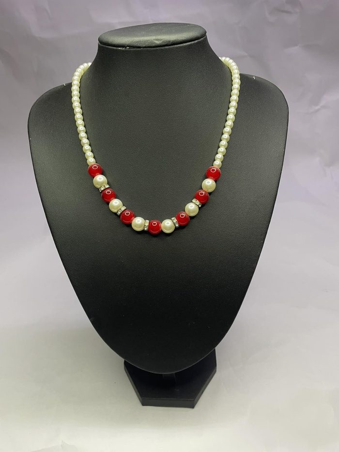 Necklace with pearls in red color 45cm