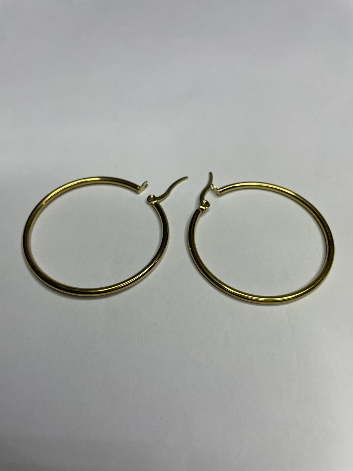 Σκουλαρίκια ατσάλινους κρίκος σε χρώμα Χρυσό φ4 cm